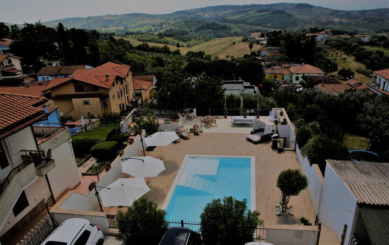 Bed And Breakfast La Pecora Rosa Sant'Omero Extérieur photo
